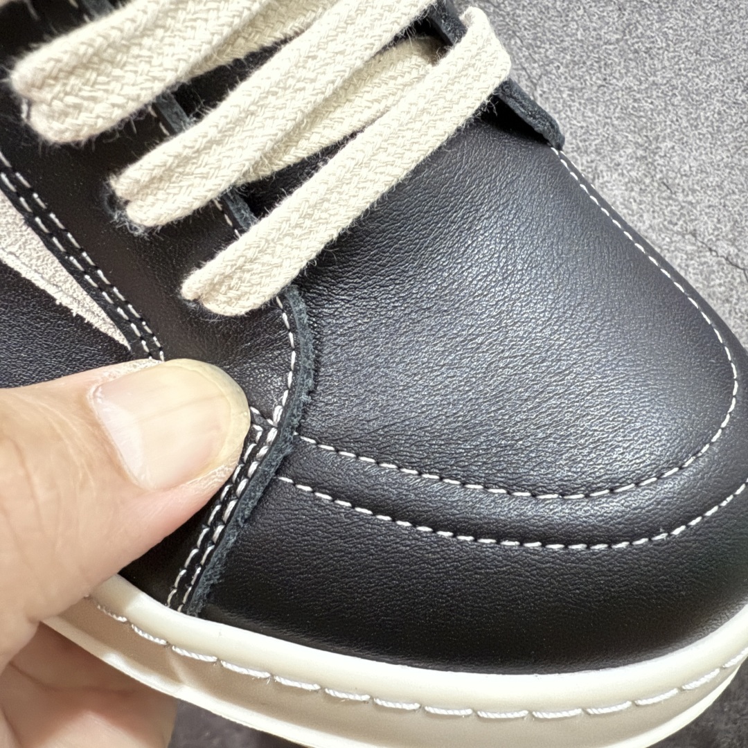 图片[4]-【XC2.0升级版】Rick Owens Vintage Low-Top Sneakers\”Black/Pearl Milk\” RO低帮系列暗黑高街经典增高休闲运动厚底板鞋“皮革黑浅灰侵权款”RU02B2897 LPOLVS 原厂皮批次上线 无需任何文案吹嘘！货硬就是王道！ 独家购入2025最新原鞋开发！重新调整最新批次细节！ 升级采用原厂粒面小牛皮打造！同步官方配备同规格材料布袋！标配原盒 加固硬盒外套 高标准出货！ PS：退换布袋丢失扣20 请知悉！ 尺码：38-45-选品中心