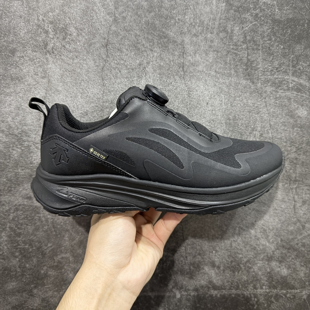 【纯原版】迪桑特Descente BOA Running 户外运动跑鞋 广东大厂出品 超高还原度 独立私模开发,只为真正还原zp 私人定制原版鞋面 舒适透气更好定型 城市通勤/运动健身/轻户外徒步 黑色系潮鞋还有机能风的设计感 原版开发大底,脚感特别轻盈 尺码:39 40 41 42 43 44 编码: ABD360380-选品中心