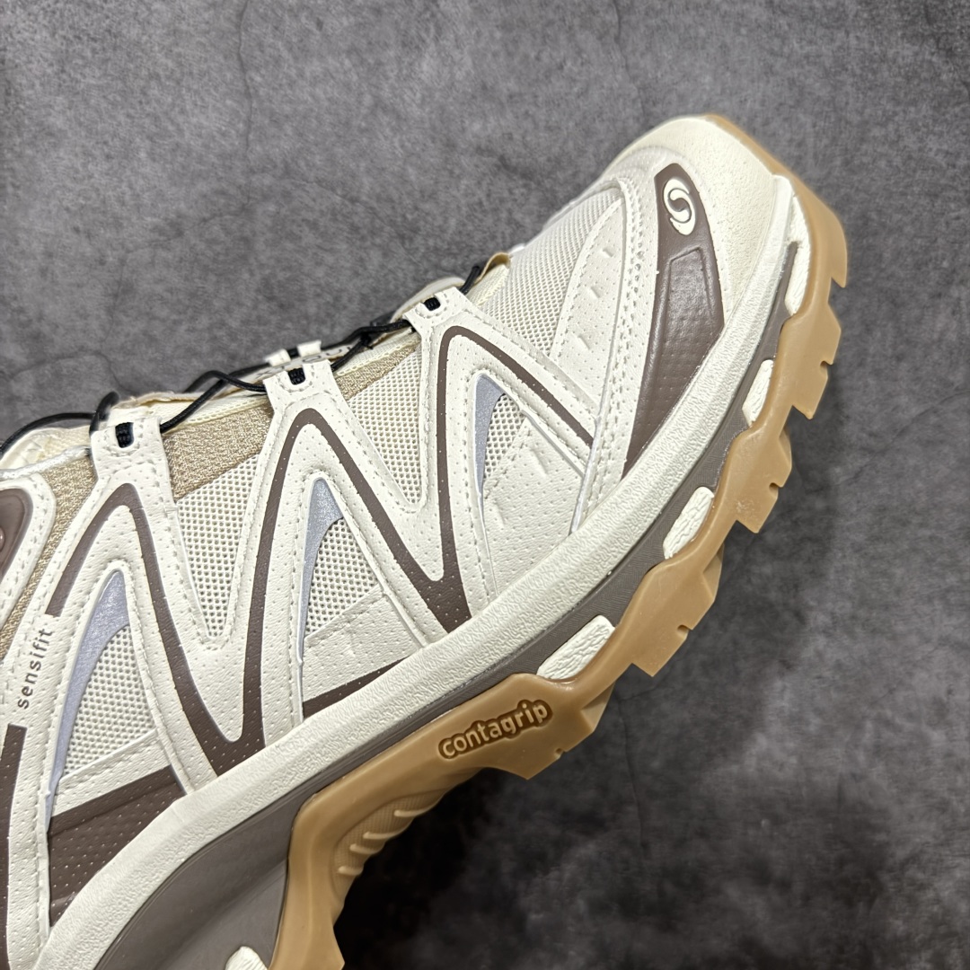 图片[6]-【A1外贸版】Salomon XT-QUEST ADV 萨洛蒙情侣款户外机能鞋 米灰色 475413 全新外贸大厂出品 细节品质大改进 独立私模 最大做到47.5码 全鞋采用为原厂一致材料打造 全新鞋型 相对市场版本 版型更正 全新玻璃冲刀 清洁度提升 同步原版左右鞋带孔的间距加大（市场版间距太小） 网面与鞋头材料校对一致无色差（市面版本有色差） 大底contagrip凹陷程度同步原版（市面版都有差别） 鞋舌两侧鞋帮脚踝处更加直挺（之前老版往中间踏） 鞋头处添加☯️太极标 所有细节多次修改校正 坚持同步原版无差别 毋庸置疑全市场最好的版本💪🏻终端优势供应 尺码：36 36.5 37.5 38 38.5 39 40 40.5 41 42 42.5 43-选品中心