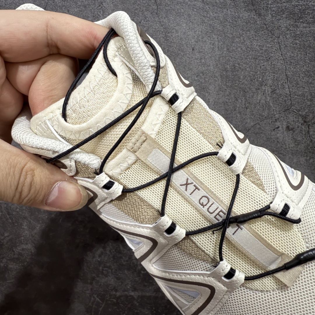 图片[7]-【A1外贸版】Salomon XT-QUEST ADV 萨洛蒙情侣款户外机能鞋 米灰色 475413 全新外贸大厂出品 细节品质大改进 独立私模 最大做到47.5码 全鞋采用为原厂一致材料打造 全新鞋型 相对市场版本 版型更正 全新玻璃冲刀 清洁度提升 同步原版左右鞋带孔的间距加大（市场版间距太小） 网面与鞋头材料校对一致无色差（市面版本有色差） 大底contagrip凹陷程度同步原版（市面版都有差别） 鞋舌两侧鞋帮脚踝处更加直挺（之前老版往中间踏） 鞋头处添加☯️太极标 所有细节多次修改校正 坚持同步原版无差别 毋庸置疑全市场最好的版本💪🏻终端优势供应 尺码：36 36.5 37.5 38 38.5 39 40 40.5 41 42 42.5 43-选品中心