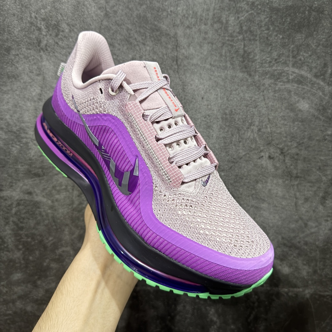 图片[3]-【XE纯原版】Nike Pegasus Premium Airscape 舒适百搭减震防滑耐磨透气 低帮跑步鞋     目前市场最强品质 原版购入开发 一切材质配件均匀原版一致 完美版型 高端玩家必推版本 高价零售必推版本 欢迎对比市面任意版本‼️ 这双鞋简直是时尚与科技的完美融合。 经典黑色鞋面，质感爆棚，搭配超亮眼的银色大勾子，瞬间成为街头焦点。 鞋侧独特小吊牌，细节满满，个性直接拉满。  脚下的全掌气垫更是亮点，红黑配色超吸睛，不仅颜值在线，缓震性能更是一绝。 不管是日常出街还是慢跑锻炼，都能给双脚极致舒适体验。  码数超全，36 – 46 码任你选！别犹豫啦，穿上它，轻松走出潮流范，开启你的时尚运动新旅程！   #独家原包 原底原料 开模打造  #原厂鞋标 高精密准度  #原楦原纸板开发 匹配原版98%以上  #后跟弧度 正确呈现  #原厂皮料 质感无敌  #皮料切割干净 无任何毛边 清洁度细节完美  货号：II0602-500 码段：36-46-选品中心