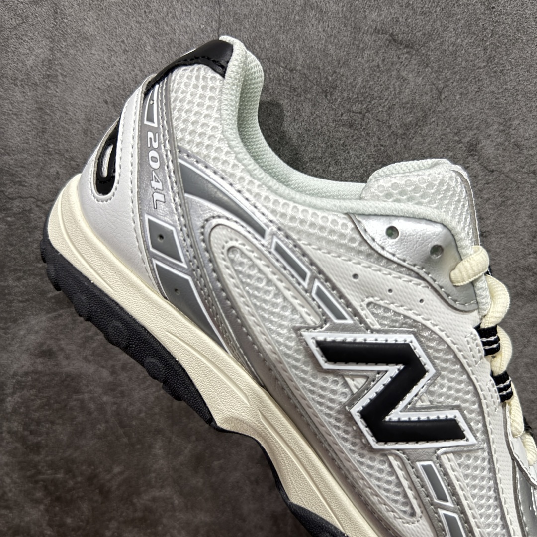 图片[7]-💰 260【纯原M版】New Balance NB204L 薄底鞋 薄底皮质鞋带德训miu系 减震耐磨包裹性支撑轻便 低帮 生活休闲鞋 男女同款 白银 区别市面先行通货版本 市场唯一正确咖色 原材料打造 鞋身搭载EVA科技组合中底 附赠三副鞋带 适用多元穿搭场合为户外出行提供舒适长远的穿搭体验 货号：U204LSWD 尺码：36-44.5-选品中心