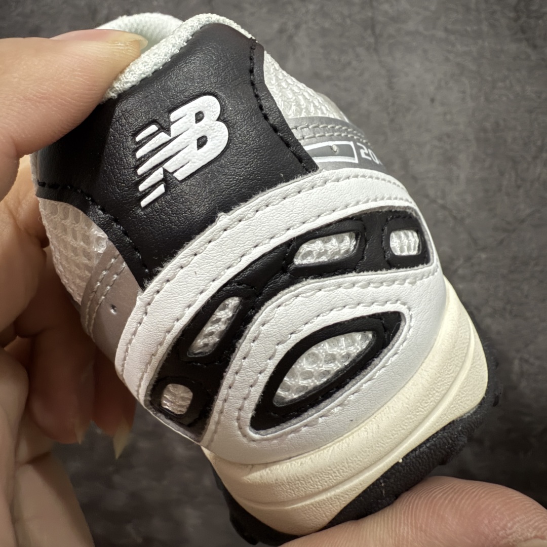 图片[2]-💰 260【纯原M版】New Balance NB204L 薄底鞋 薄底皮质鞋带德训miu系 减震耐磨包裹性支撑轻便 低帮 生活休闲鞋 男女同款 白银 区别市面先行通货版本 市场唯一正确咖色 原材料打造 鞋身搭载EVA科技组合中底 附赠三副鞋带 适用多元穿搭场合为户外出行提供舒适长远的穿搭体验 货号：U204LSWD 尺码：36-44.5-选品中心