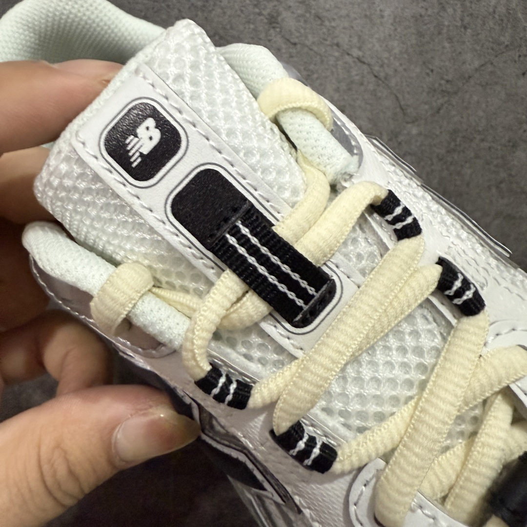 图片[6]-💰 260【纯原M版】New Balance NB204L 薄底鞋 薄底皮质鞋带德训miu系 减震耐磨包裹性支撑轻便 低帮 生活休闲鞋 男女同款 白银 区别市面先行通货版本 市场唯一正确咖色 原材料打造 鞋身搭载EVA科技组合中底 附赠三副鞋带 适用多元穿搭场合为户外出行提供舒适长远的穿搭体验 货号：U204LSWD 尺码：36-44.5-选品中心