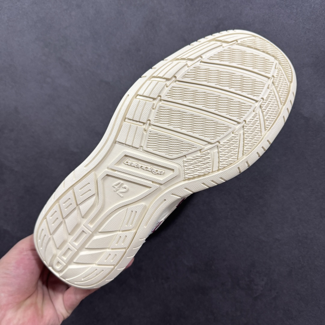 图片[9]-【性价比H版】Balenciaga Hamptons Worn-Out 巴黎世家十八18代 涤纶（聚酯纤维）牛皮革 圆头系带 低帮 生活休闲鞋板鞋 最强性价比 头层皮料 原纸板楦头开发 最原汁原味的版型 胶水把控整洁度完美 每一双都是工艺品 多重QC质检 原盒原配 正确字体电绣 粗细、位置、大小正确 侧边TPU 透气孔匹配意产原版 正确分离大底 TPU软底 原版一致大底LOGO 立体感十足 尺码：35 36 37 38 39 40 41 42 43 44 45 46-选品中心