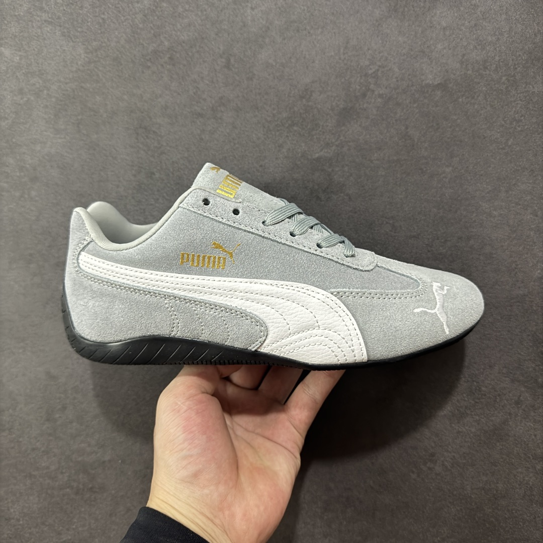 【公司级】Puma Speedcat OG 防滑耐磨低帮德训赛车板鞋 孔眼底座和脚趾凸起由绒面革材料制成 支持侧踏时的踏步工作 脚背和侧板采用尼龙网布 即使在健身房等使用环境中也能确保透气性 像吸盘一样的设计是为了提高体育馆表面的抓地力性能 货号: 406329-05 尺码: 35-45-选品中心