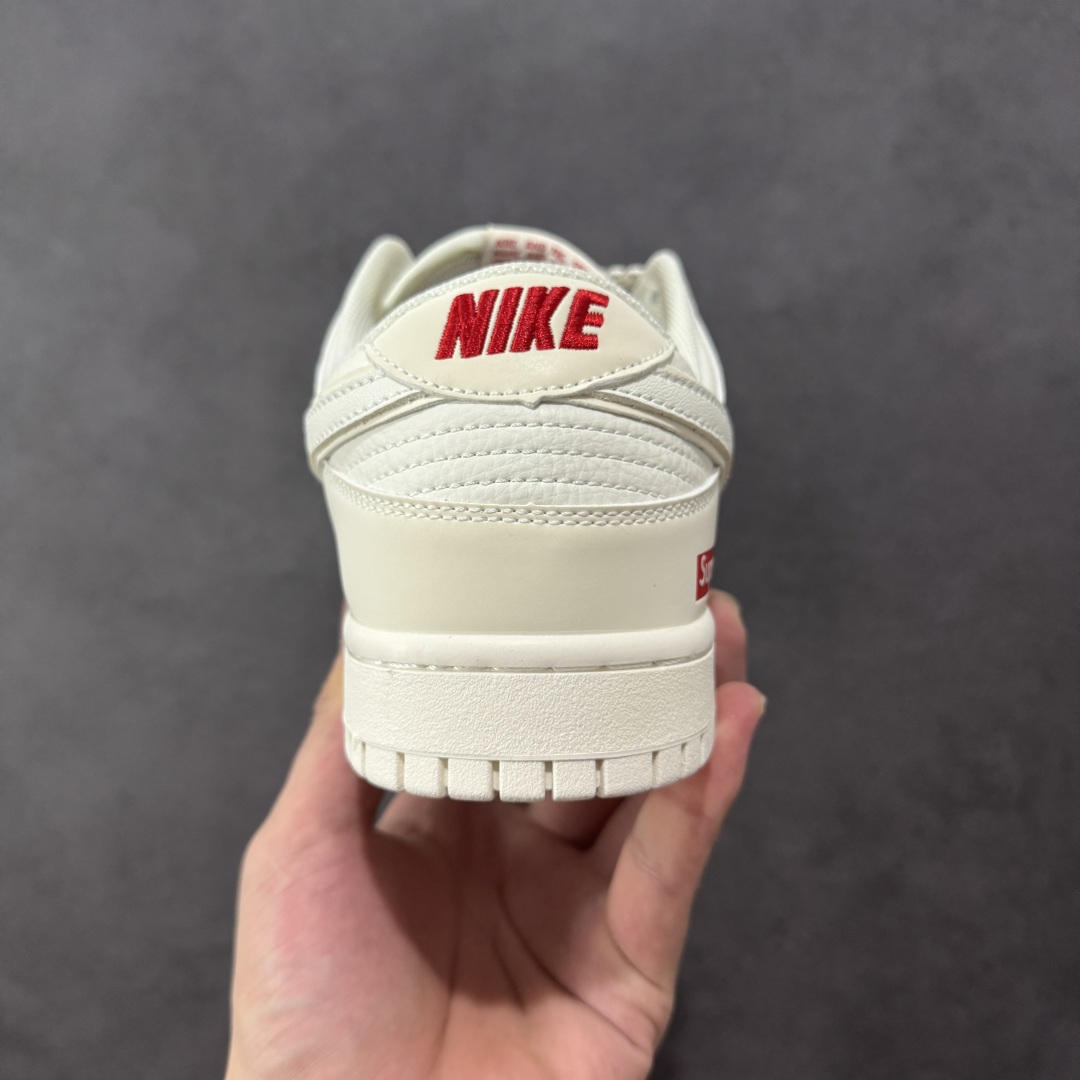 图片[4]-【定制版】Nike SB Dunk Low Supreme联名 米白小红勾 周年高端定制 低帮休闲板鞋  #定制鞋盒 大厂纯原品质出货 超高清洁度 皮料切割干净无任何毛边 细节完美 货号：CS1688-109  尺码：36 36.5 37.5 38 38.5 39 40 40.5 41 42 42.5 43 44 44.5 45-选品中心