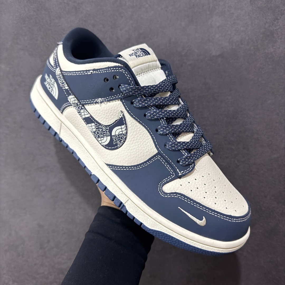 图片[3]-【定制版】Nike SB Dunk Low“ 北面联名——水墨蓝” 周年高端定制 低帮休闲板鞋 定制鞋盒 大厂纯原品质出货 超高清洁度 皮料切割干净无任何毛边 细节完美 货号：DG2025-003 尺码： 36 36.5 37.5 38 38.5 39 40 40.5 41 42 42.5 43 44 44.5 45-选品中心