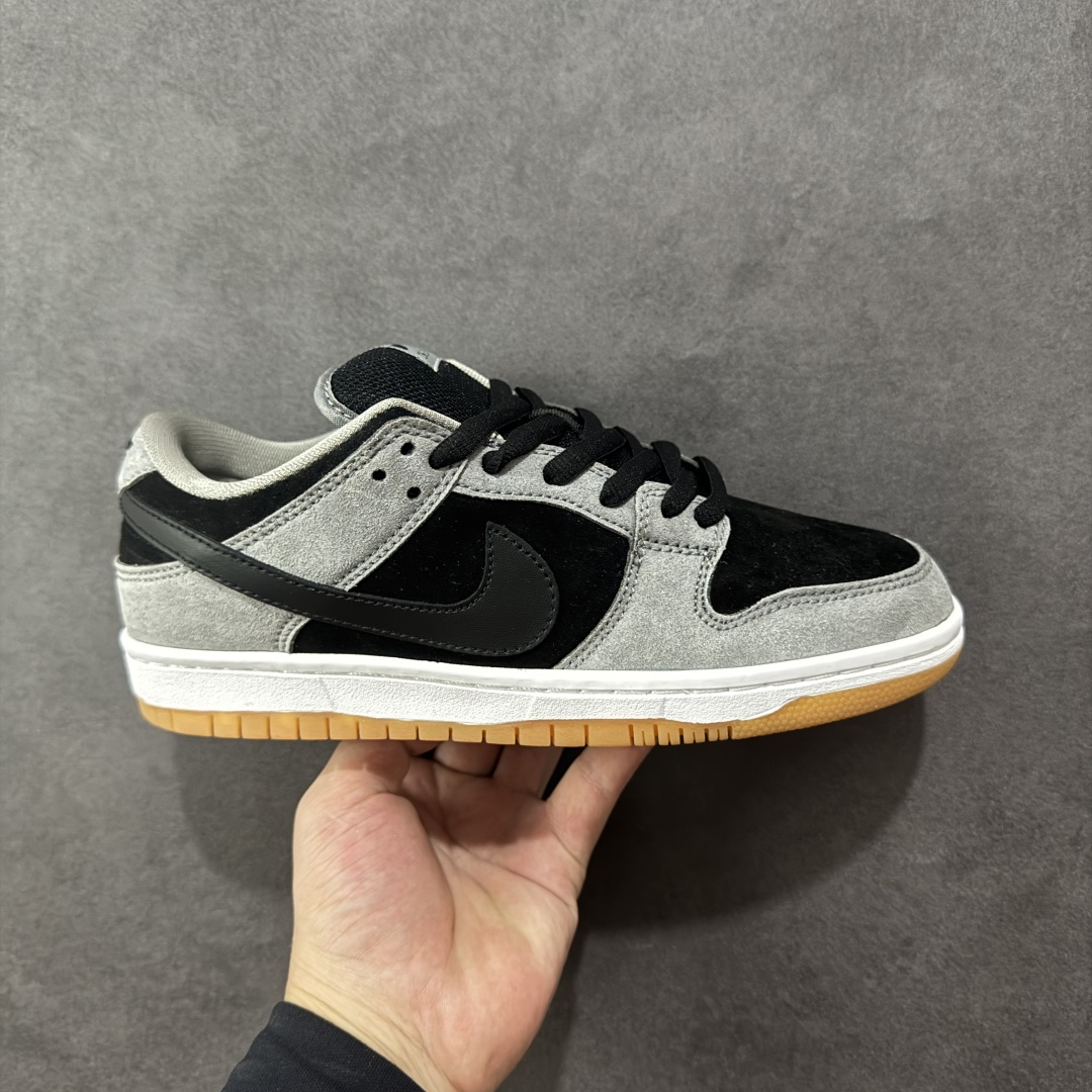 【公司级】NK Dunk sb Low 外贸特供 灰黑色 原盒原配 圈内天花板工艺 原厂冲刀 超高清洁度 全鞋零毛边皮料切割 全套原楦原模倾力打造完美版型 采用原厂百宏鞋带以及原厂百宏织唛舌标 内标可供原厂 原厂中底布拉帮走线遵循公司 货号:HF3063-001 尺码:36-45半 编码:YBB220230-选品中心