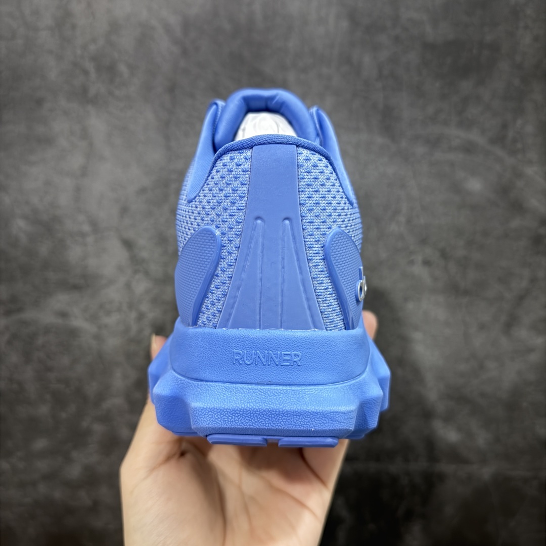 Alo Runner Low-Top Sneakers - Stylish, Comfortable, and Height-Boosting 5 cmp i1757285925410 6035 0 3