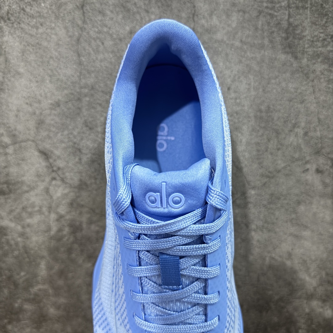 Alo Runner Low-Top Sneakers - Stylish, Comfortable, and Height-Boosting 9 cmp i1757285925412 7851 0 7