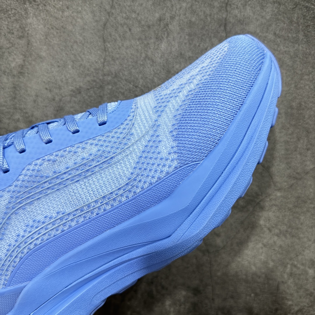 Alo Runner Low-Top Sneakers - Stylish, Comfortable, and Height-Boosting 7 cmp i1757285925413 8705 0 5