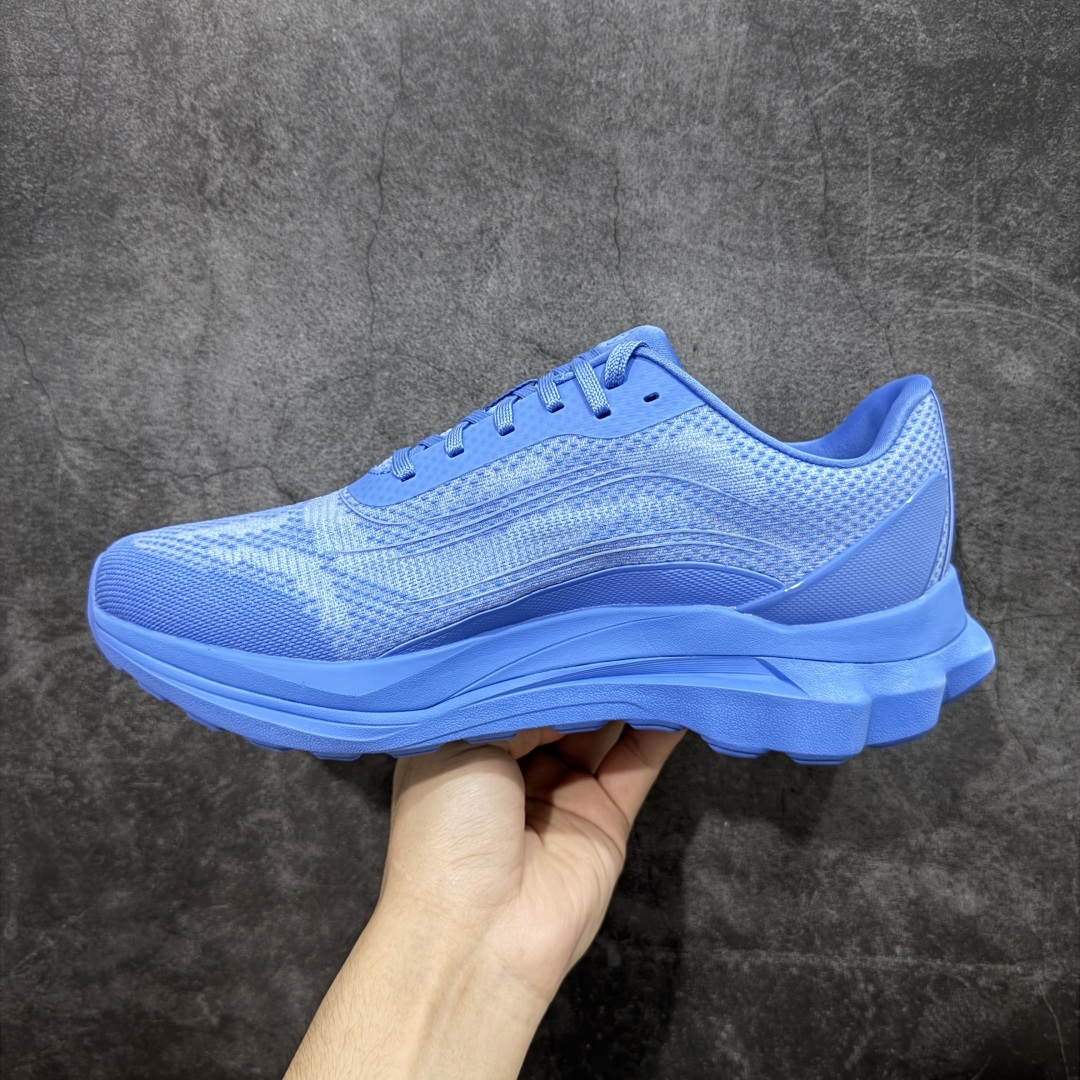 Alo Runner Low-Top Sneakers - Stylish, Comfortable, and Height-Boosting 3 cmp i1757285926163 8757 0 1