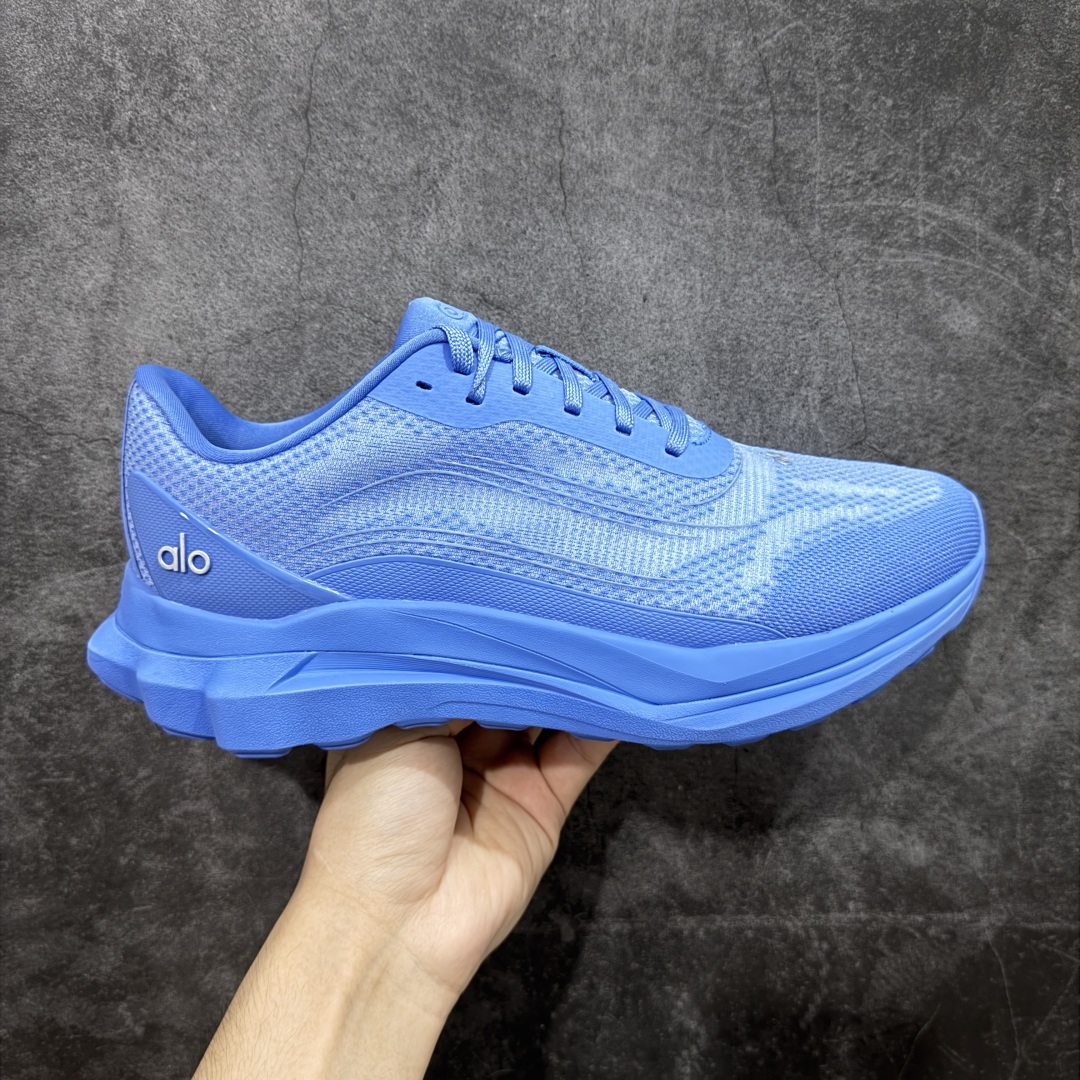 Alo Runner Low-Top Sneakers - Stylish, Comfortable, and Height-Boosting 2 cmp i1757285926168 5959 0 0