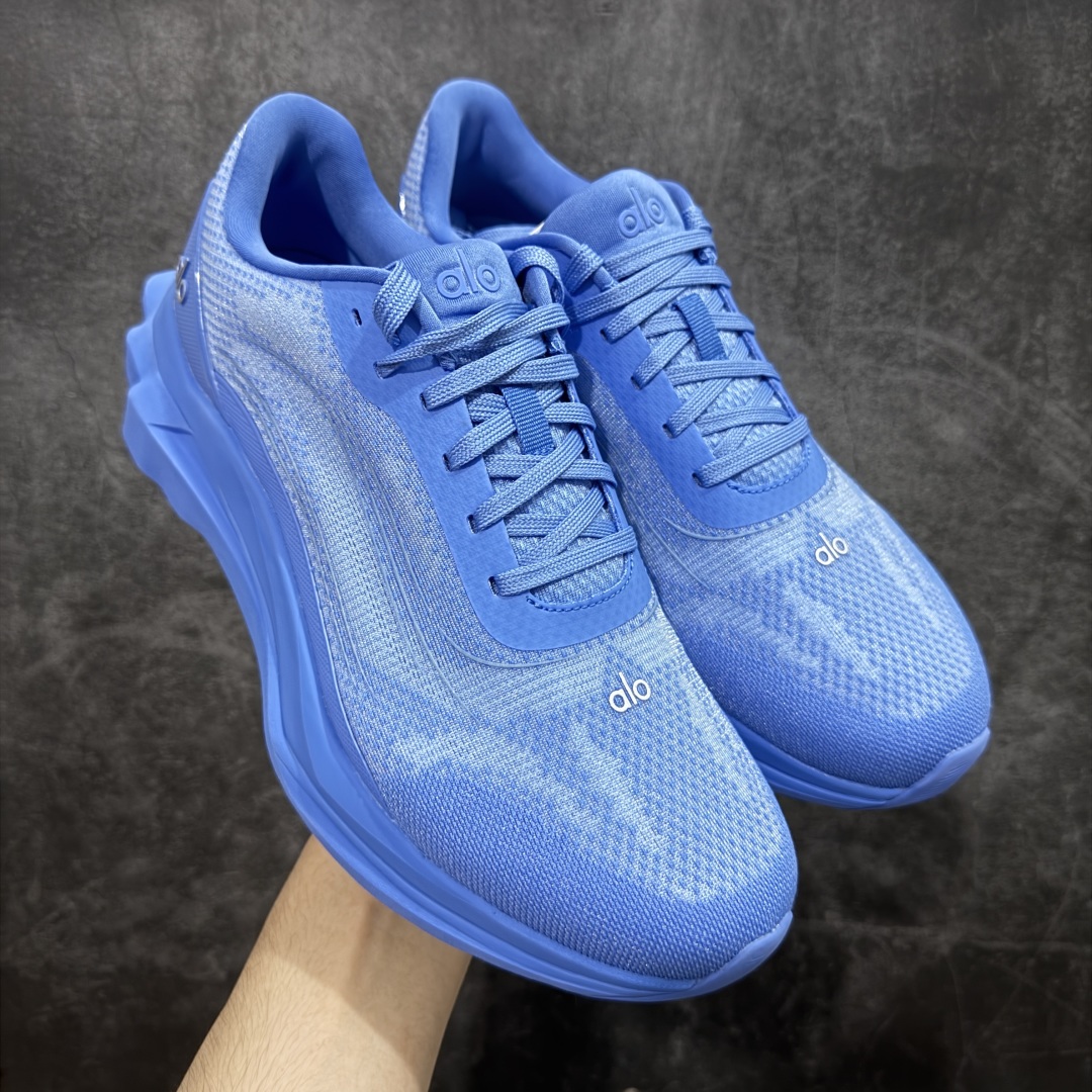 【LW版本】Alo Runner 明星同款 四季常青款增高低帮休闲生活鞋 蓝色  1:1复刻 细节一步到位 采用增高4CM防滑耐磨鞋底 随意搭配的都好看的鞋子  尺码:36 37 38 39 40 41 42 43 44 45-选品中心