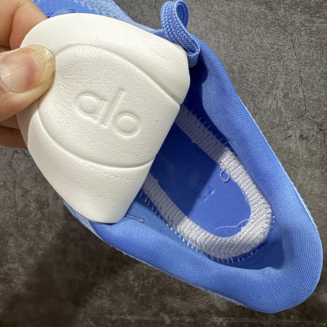 图片[9]-【LW版本】Alo Runner 明星同款 四季常青款增高低帮休闲生活鞋 蓝色  1：1复刻 细节一步到位 采用增高4CM防滑耐磨鞋底 随意搭配的都好看的鞋子  尺码：36 37 38 39 40 41 42 43 44 45-选品中心