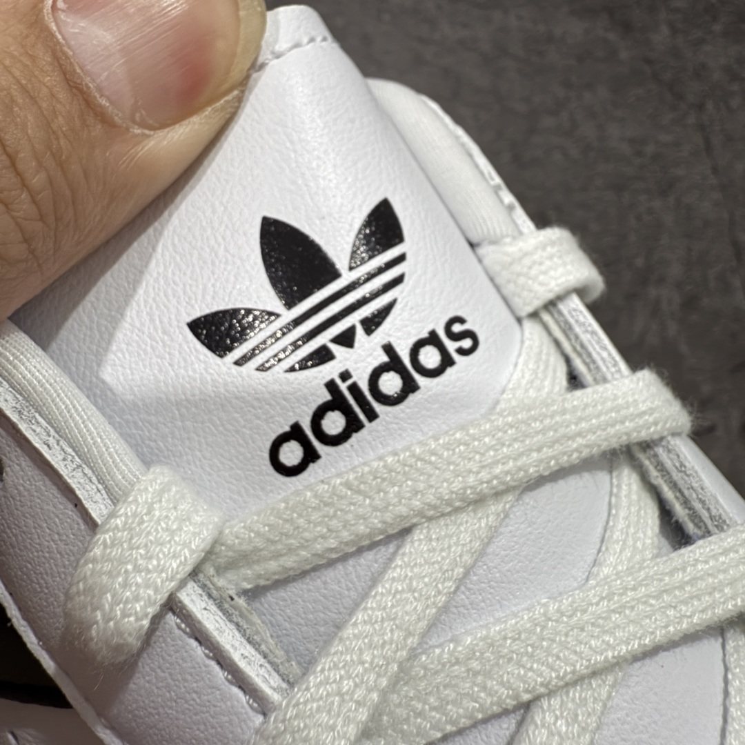 图片[5]-【正确版】AD Originals TAEKWONDO 跆拳道薄底训练鞋 JS1194 从专业赛场到时尚前沿🪩 开启多元运动美学新篇章🥋 𝙏𝘼𝙀𝙆𝙒𝙊𝙉𝘿𝙊👟 演绎穿搭的“绝佳利器” 深受武术历史影响的简约套入式设计 力求致敬00年代初的风尚🥷🎧 ▪皮质鞋面，柔软高级 ▪搭配经典3D鞋头缝线设计 ▪一脚蹬设计穿脱自如 ▪低平橡胶外底助你扎实踩地从容迈步 为小众运动注入现代年轻化审美 鲜明黑白 复古极简 尺码：36 36.5 37 38 38.5 39 40 40.5 41 42 42.5 43 44 44.5 45-选品中心