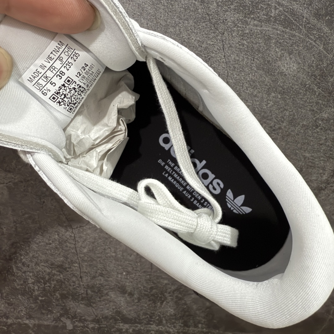 图片[6]-【正确版】AD Originals TAEKWONDO 跆拳道薄底训练鞋 JS1194 从专业赛场到时尚前沿🪩 开启多元运动美学新篇章🥋 𝙏𝘼𝙀𝙆𝙒𝙊𝙉𝘿𝙊👟 演绎穿搭的“绝佳利器” 深受武术历史影响的简约套入式设计 力求致敬00年代初的风尚🥷🎧 ▪皮质鞋面，柔软高级 ▪搭配经典3D鞋头缝线设计 ▪一脚蹬设计穿脱自如 ▪低平橡胶外底助你扎实踩地从容迈步 为小众运动注入现代年轻化审美 鲜明黑白 复古极简 尺码：36 36.5 37 38 38.5 39 40 40.5 41 42 42.5 43 44 44.5 45-选品中心