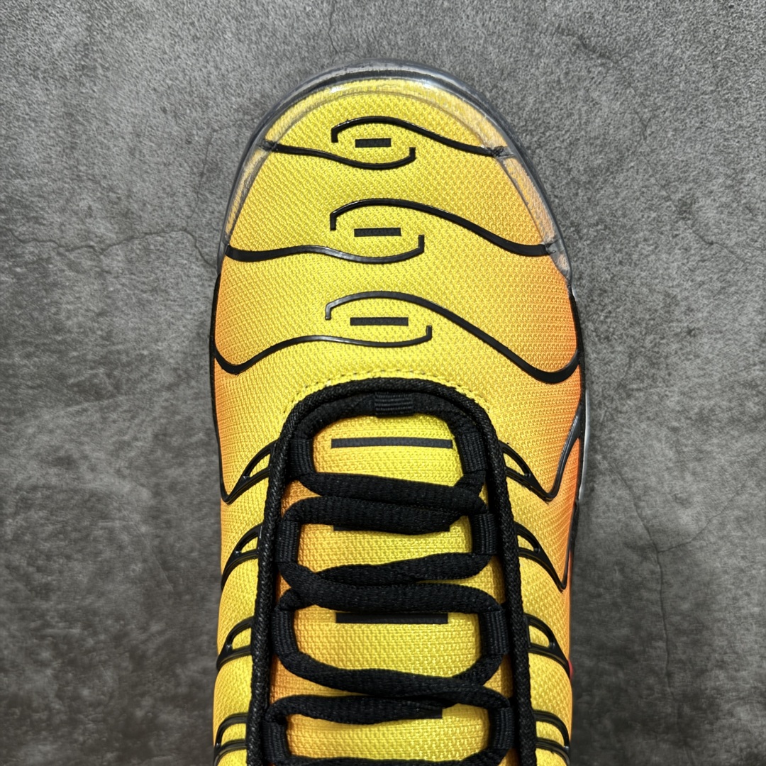 图片[5]-【Max纯原版】Nike Air Max Plus TN气垫系列跑鞋 全新一比一高端版本 真正的市场T1品质 更多配色陆续出货 真正的用心研发 一点一点抠出来的 品质 品控细节 随便闭眼对比市场任何版本 全套原纸板楦头开发 完美呈现版型 工艺流程均与原鞋保持一致 Turned Air 中底缓震技术 鞋面弧度与大底弧度一致 鞋头正确TPU材质 鞋面高频TPU材质1.0厚度 原鞋一致层次感 超越公司货的品控标准 多道QC质检 货号：HF0552-001 尺码：36 36.5 37.5 38 38.5 39 40 40.5 41 42 42.5 43 44 44.5 45 46-选品中心