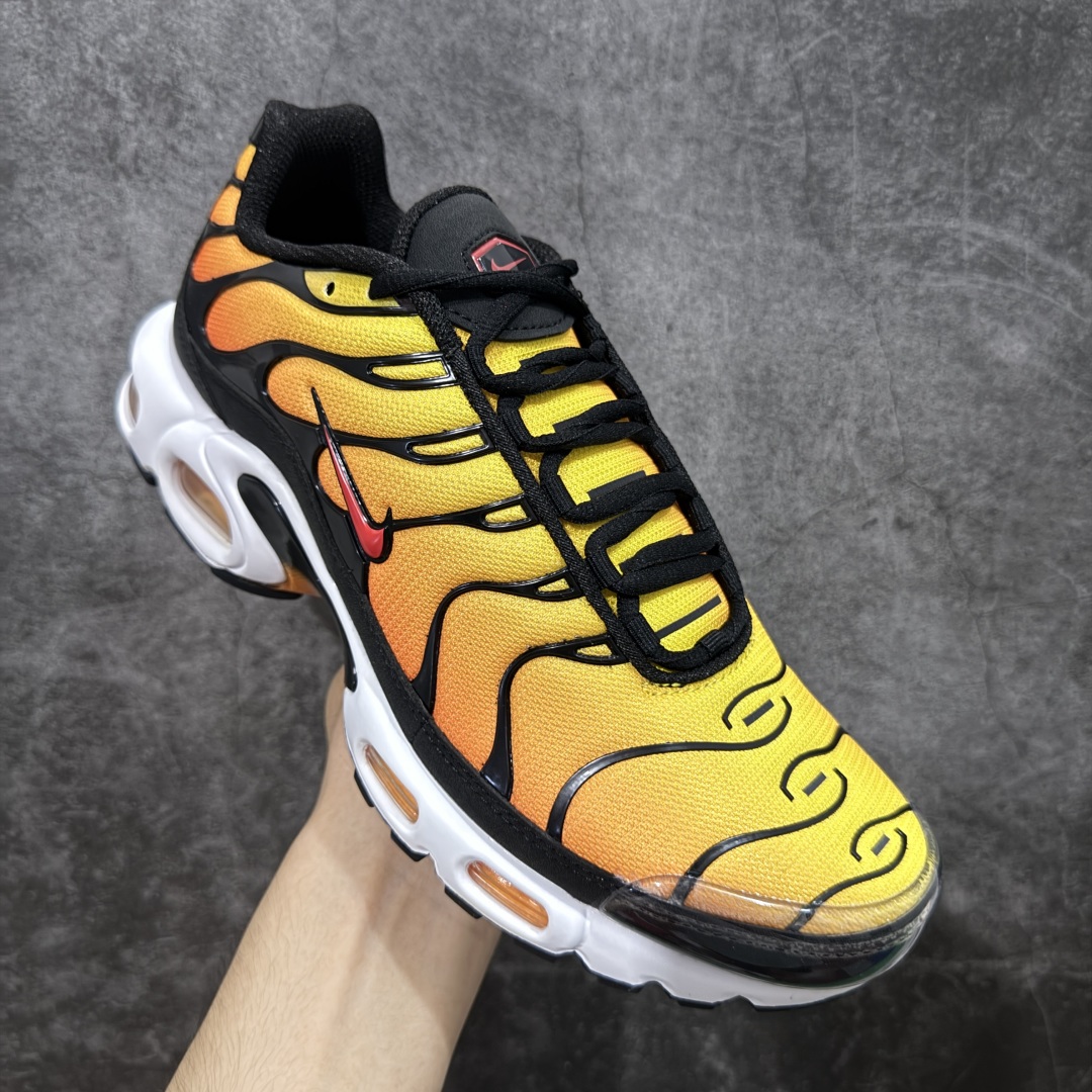 图片[3]-【Max纯原版】Nike Air Max Plus TN气垫系列跑鞋 全新一比一高端版本 真正的市场T1品质 更多配色陆续出货 真正的用心研发 一点一点抠出来的 品质 品控细节 随便闭眼对比市场任何版本 全套原纸板楦头开发 完美呈现版型 工艺流程均与原鞋保持一致 Turned Air 中底缓震技术 鞋面弧度与大底弧度一致 鞋头正确TPU材质 鞋面高频TPU材质1.0厚度 原鞋一致层次感 超越公司货的品控标准 多道QC质检 货号：HF0552-001 尺码：36 36.5 37.5 38 38.5 39 40 40.5 41 42 42.5 43 44 44.5 45 46-选品中心