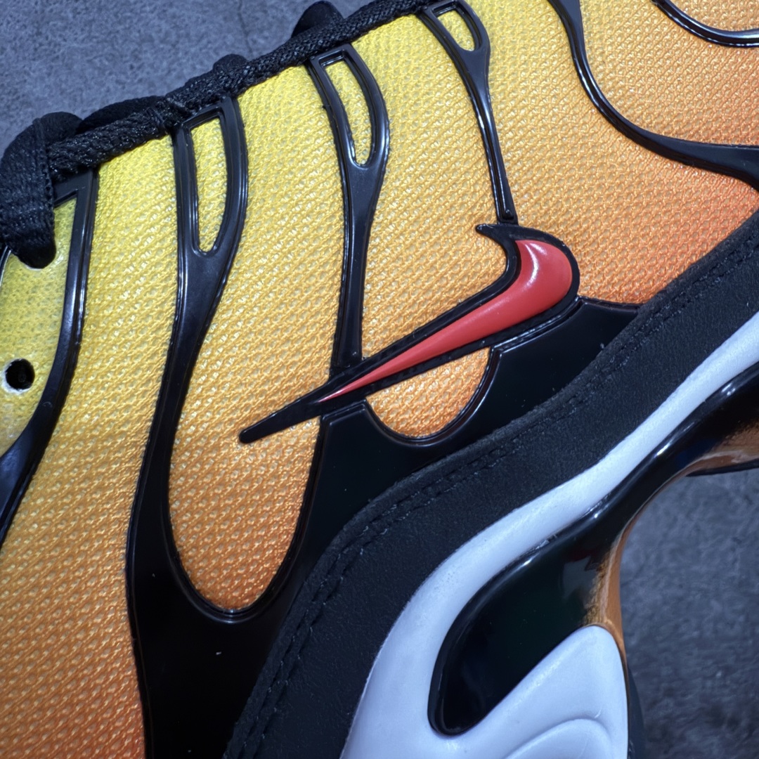 图片[4]-【Max纯原版】Nike Air Max Plus TN气垫系列跑鞋 全新一比一高端版本 真正的市场T1品质 更多配色陆续出货 真正的用心研发 一点一点抠出来的 品质 品控细节 随便闭眼对比市场任何版本 全套原纸板楦头开发 完美呈现版型 工艺流程均与原鞋保持一致 Turned Air 中底缓震技术 鞋面弧度与大底弧度一致 鞋头正确TPU材质 鞋面高频TPU材质1.0厚度 原鞋一致层次感 超越公司货的品控标准 多道QC质检 货号：HF0552-001 尺码：36 36.5 37.5 38 38.5 39 40 40.5 41 42 42.5 43 44 44.5 45 46-选品中心