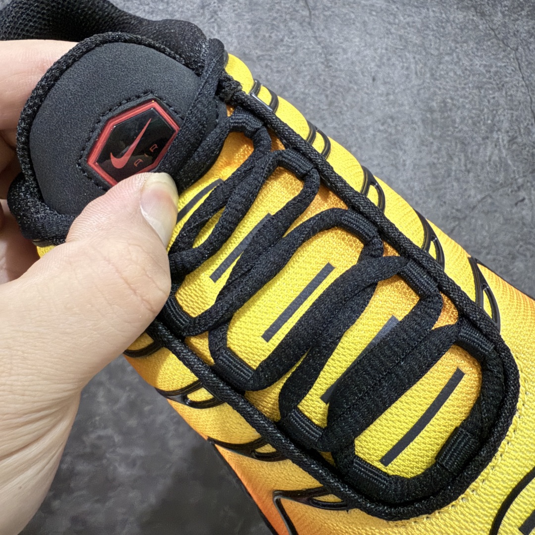 图片[6]-【Max纯原版】Nike Air Max Plus TN气垫系列跑鞋 全新一比一高端版本 真正的市场T1品质 更多配色陆续出货 真正的用心研发 一点一点抠出来的 品质 品控细节 随便闭眼对比市场任何版本 全套原纸板楦头开发 完美呈现版型 工艺流程均与原鞋保持一致 Turned Air 中底缓震技术 鞋面弧度与大底弧度一致 鞋头正确TPU材质 鞋面高频TPU材质1.0厚度 原鞋一致层次感 超越公司货的品控标准 多道QC质检 货号：HF0552-001 尺码：36 36.5 37.5 38 38.5 39 40 40.5 41 42 42.5 43 44 44.5 45 46-选品中心