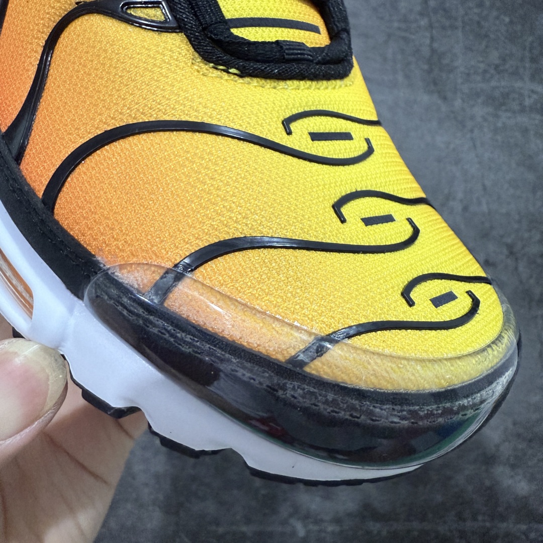 图片[5]-【Max纯原版】Nike Air Max Plus TN气垫系列跑鞋 全新一比一高端版本 真正的市场T1品质 更多配色陆续出货 真正的用心研发 一点一点抠出来的 品质 品控细节 随便闭眼对比市场任何版本 全套原纸板楦头开发 完美呈现版型 工艺流程均与原鞋保持一致 Turned Air 中底缓震技术 鞋面弧度与大底弧度一致 鞋头正确TPU材质 鞋面高频TPU材质1.0厚度 原鞋一致层次感 超越公司货的品控标准 多道QC质检 货号：HF0552-001 尺码：36 36.5 37.5 38 38.5 39 40 40.5 41 42 42.5 43 44 44.5 45 46-选品中心