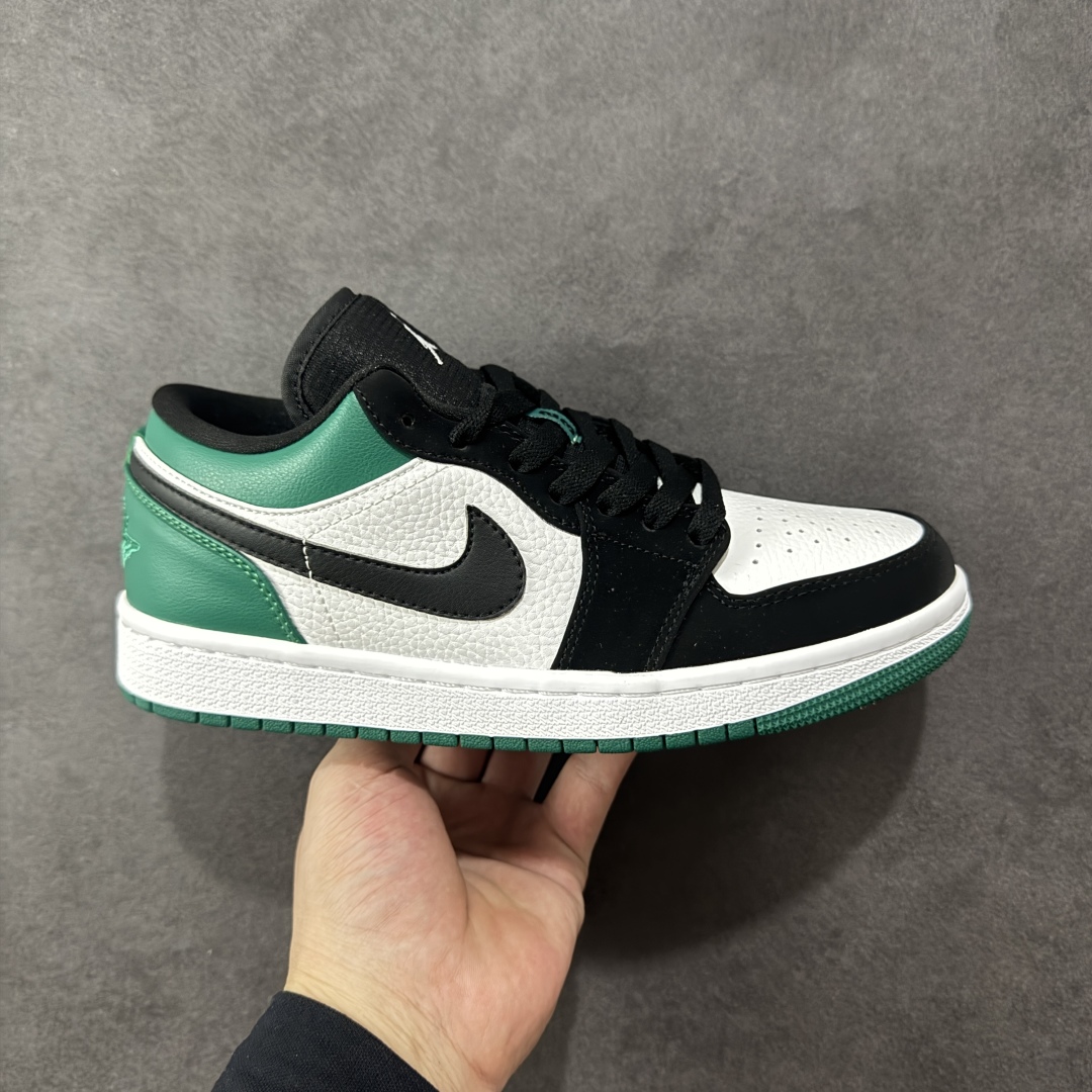 【头层S版】Air Jordan AJ1 Low 低帮系列 全新流水线出品 全配色原鞋对照 原楦原纸板开发 客订头层皮料 全鞋电脑针车 私模大底正确咬花克重内置气垫 原盒内外原标 完美零毛边处理 多重QC质检 超越公司货的品控标准 实实在在的免检产品 货号：553558-113 尺码：36-45-选品中心