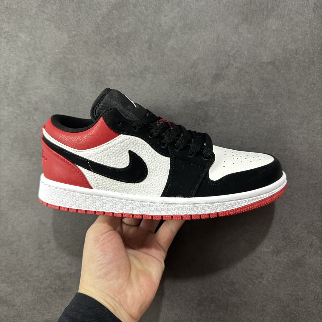 【头层S版】Air Jordan AJ1 Low 低帮系列 全新流水线出品 全配色原鞋对照 原楦原纸板开发 客订头层皮料 全鞋电脑针车 私模大底正确咬花克重内置气垫 原盒内外原标 完美零毛边处理 多重QC质检 超越公司货的品控标准 实实在在的免检产品 货号:553558-116 尺码:36-45-选品中心