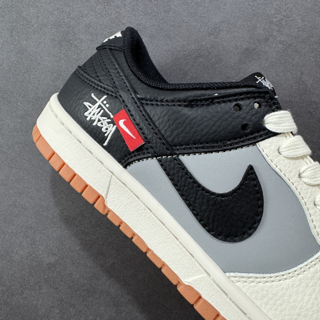图片[6]-【定制版】Stussy x Nk SB Dunk Low 定制配色 斯图西联名 Dunk系列复古低帮休闲百搭板鞋 QW5836-032 公司级版本 定制鞋盒 大厂流水作业生产 超高清洁度 皮料切割干净无任何毛边 细节完美   尺码：36 36.5 37.5 38 38.5 39 40 40.5 41 42 42.5 43 44 44.5 45 编码：HXSB330340-选品中心