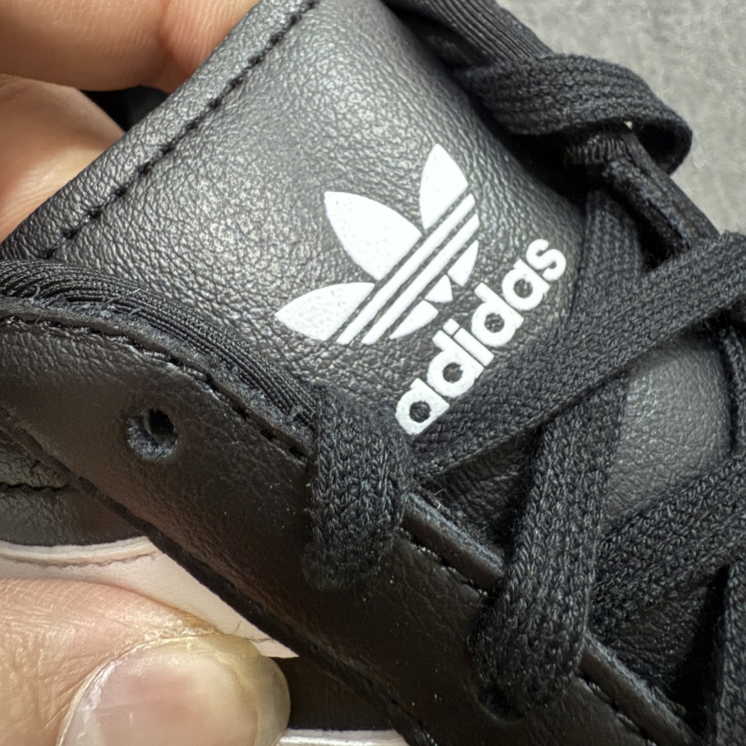 图片[5]-【正确版】AD Originals TAEKWONDO 跆拳道薄底训练鞋 JS1193 从专业赛场到时尚前沿🪩 开启多元运动美学新篇章🥋 𝙏𝘼𝙀𝙆𝙒𝙊𝙉𝘿𝙊👟 演绎穿搭的“绝佳利器” 深受武术历史影响的简约套入式设计 力求致敬00年代初的风尚🥷🎧 ▪皮质鞋面，柔软高级 ▪搭配经典3D鞋头缝线设计 ▪一脚蹬设计穿脱自如 ▪低平橡胶外底助你扎实踩地从容迈步 为小众运动注入现代年轻化审美 鲜明黑白 复古极简 尺码：36 36.5 37 38 38.5 39 40 40.5 41 42 42.5 43 44 44.5 45-选品中心