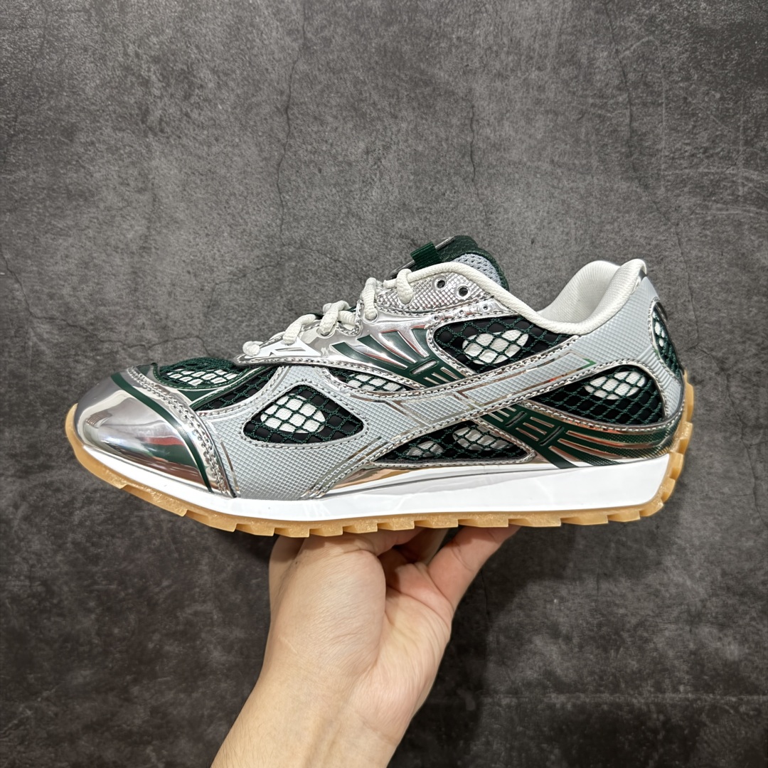 图片[2]-【纯原M版】BOTTEGA VENETA Orbit Runner BV葆蝶家时尚休闲王一博同款老爹鞋运动鞋 原版开发 一比一打造 相似度百分之99以上 市场一梯队级别品质 区别市场任何标文顶级品质版本 采用轻质科技网布面料 搭配几何图案设计橡胶外底 王炸系列 高版本 认准套包工艺 实际增高很多哦 还是一样显腿细非常nice 耐玩耐造 对标对版 套包鞋工艺 认准高版本 大底选用拼色TPU大底 配置原版包装 尺码：35 36 37 38 39 40 41 42 43 44 45-选品中心