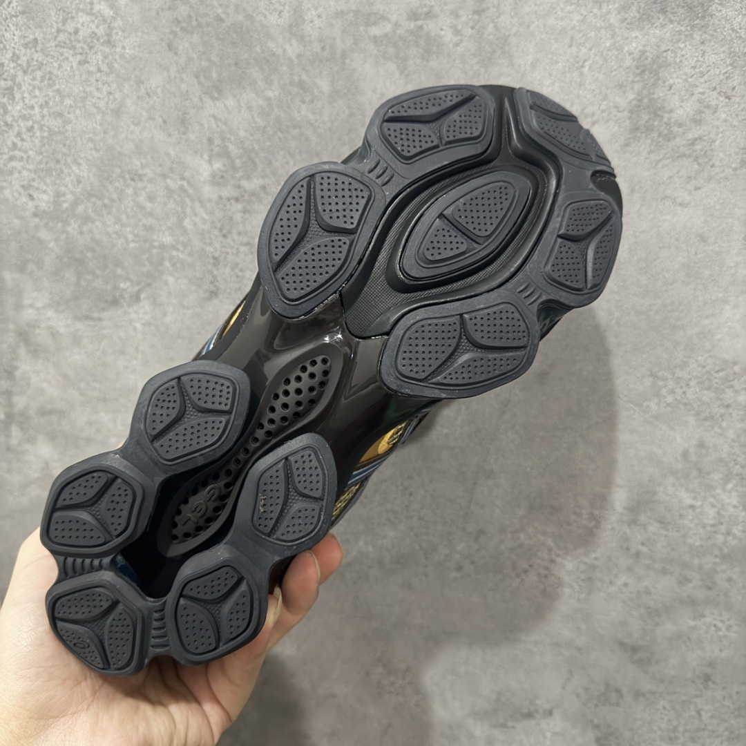 图片[9]-【公司级】Asics Gel-Quantum Kinetic 亚瑟士 复古休闲运动鞋厚底增高老爹鞋 采用 GEL Scutoid 技术的橡胶鞋底。在拥有拥有相同外底科技的基础上，与早先推出的 Kiko Kostadinov 联名款 GEL-QUANTUM ZIENTZIA 十分相似，不失为具有 Ki 味的平替选择。 货号：1203A270-202 尺码：36 37 37.5 38 39 39.5 40 40.5 41.5 42 42.5 43.5 44 45 编码：GLB250260-选品中心