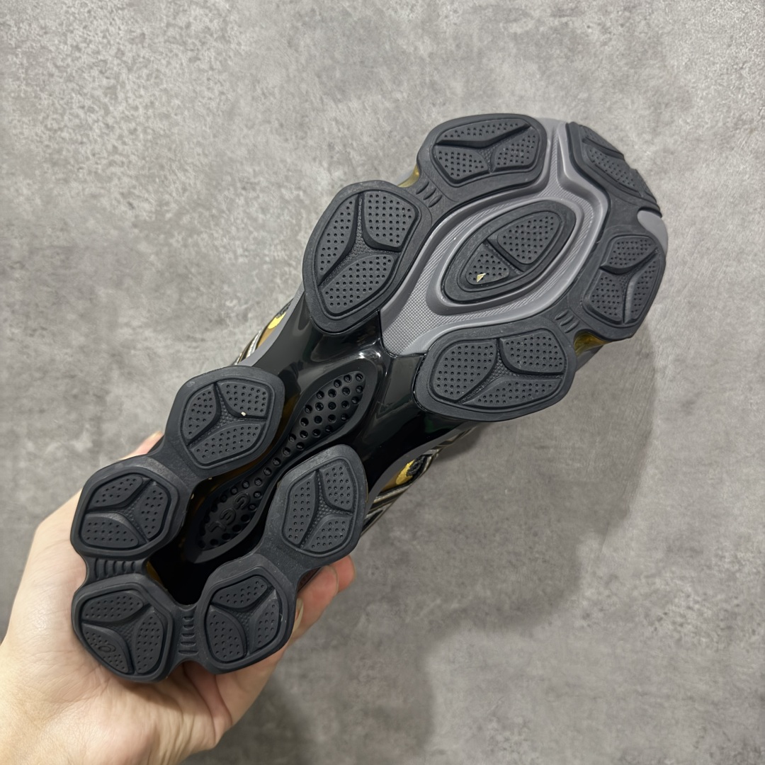 图片[9]-【公司级】Asics Gel-Quantum Kinetic 亚瑟士 复古休闲运动鞋厚底增高老爹鞋 采用 GEL Scutoid 技术的橡胶鞋底。在拥有拥有相同外底科技的基础上，与早先推出的 Kiko Kostadinov 联名款 GEL-QUANTUM ZIENTZIA 十分相似，不失为具有 Ki 味的平替选择。 货号：1203A270-021 尺码：36 37 37.5 38 39 39.5 40 40.5 41.5 42 42.5 43.5 44 45 编码：GLB250260-选品中心