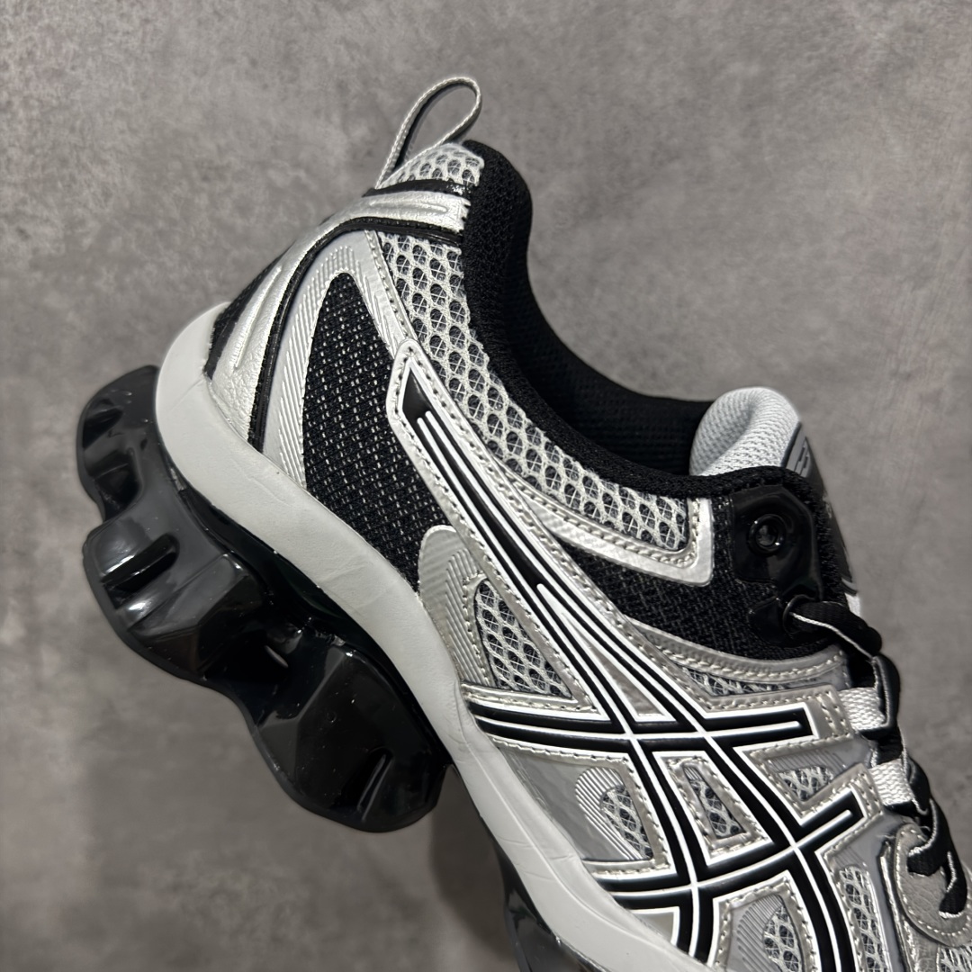 图片[7]-【公司级】Asics Gel-Quantum Kinetic 亚瑟士 复古休闲运动鞋厚底增高老爹鞋 采用 GEL Scutoid 技术的橡胶鞋底。在拥有拥有相同外底科技的基础上，与早先推出的 Kiko Kostadinov 联名款 GEL-QUANTUM ZIENTZIA 十分相似，不失为具有 Ki 味的平替选择。 货号：1203A270-220 尺码：36 37 37.5 38 39 39.5 40 40.5 41.5 42 42.5 43.5 44 45 编码：GLB250260-选品中心