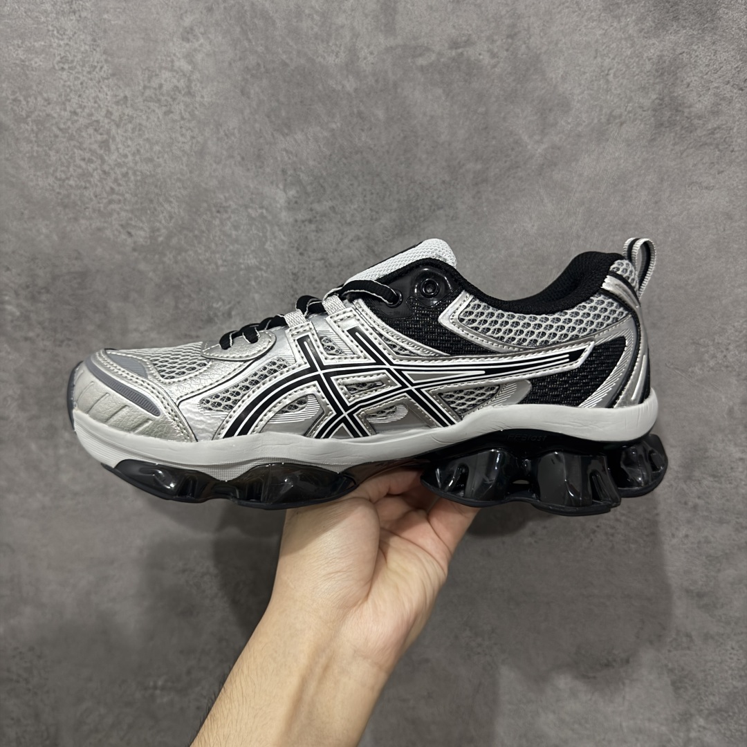 图片[2]-【公司级】Asics Gel-Quantum Kinetic 亚瑟士 复古休闲运动鞋厚底增高老爹鞋 采用 GEL Scutoid 技术的橡胶鞋底。在拥有拥有相同外底科技的基础上，与早先推出的 Kiko Kostadinov 联名款 GEL-QUANTUM ZIENTZIA 十分相似，不失为具有 Ki 味的平替选择。 货号：1203A270-220 尺码：36 37 37.5 38 39 39.5 40 40.5 41.5 42 42.5 43.5 44 45 编码：GLB250260-选品中心