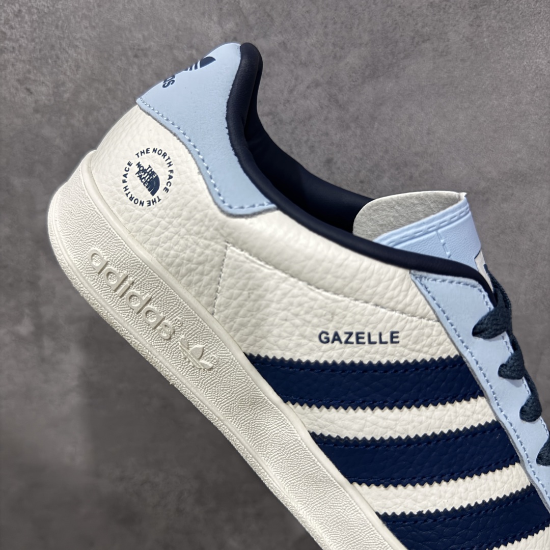图片[7]-【定制版】AD Gazelle Indoor Trainers 北面联名—奶白浅蓝 原厂定制长毛翻毛皮组合环保纤维革鞋面材质 内置环保海玻璃鞋垫 外置RB橡胶大底 产品品控稳定性领先行业 原厂全套原楦原纸板冲刀磨具开发 原厂皮料加持 原厂港宝加持定型后跟R度完美 将复古进行到底 简约流畅 羚羊内训系列低帮复古百搭休闲运动德训风板鞋 90年代经典的复刻版！ 货号：DD6609 尺码： 36 36.5 37 38 38.5 39 40 40.5 41 42 42.5 43 44 44.5 45-选品中心