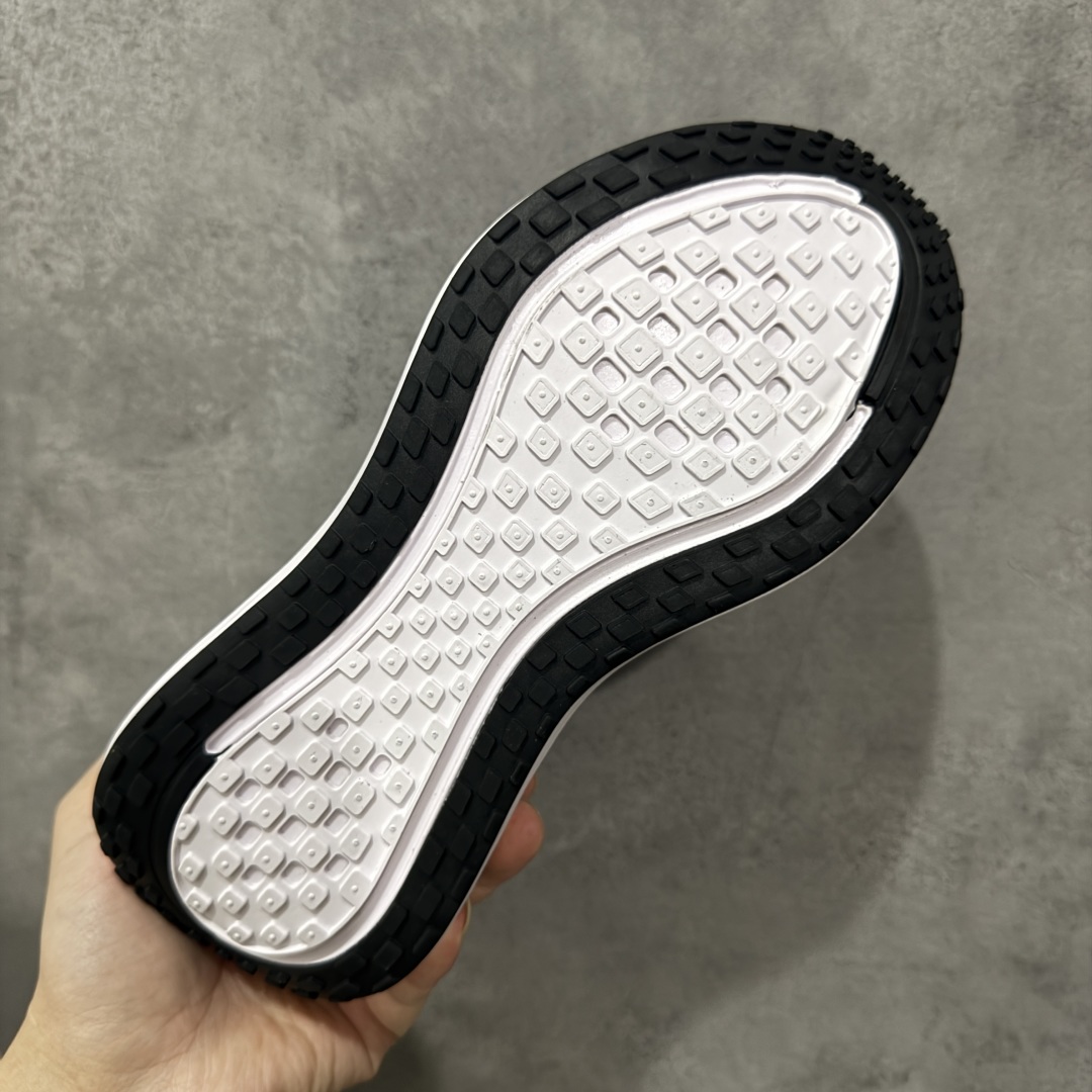 图片[9]-【公司跑量版】Nike VOMERO PLUS 舒适减震防滑 低帮跑步鞋 全掌ReactX泡绵中底 前掌和后跟还配备了Air Zoom气垫单元 据说跑起来更快更舒适哦 这次最大的升级点 首次引入了ReactX泡绵 货号： HV8150-002 尺码： 36 36.5 37.5 38 38.5 39 40 40.5 41 42 42.5 43 44 45-选品中心