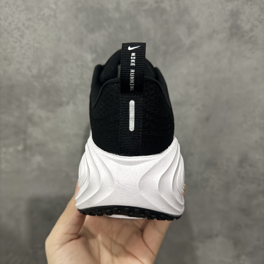 图片[4]-【公司跑量版】Nike VOMERO PLUS 舒适减震防滑 低帮跑步鞋 全掌ReactX泡绵中底 前掌和后跟还配备了Air Zoom气垫单元 据说跑起来更快更舒适哦 这次最大的升级点 首次引入了ReactX泡绵 货号： HV8150-002 尺码： 36 36.5 37.5 38 38.5 39 40 40.5 41 42 42.5 43 44 45-选品中心