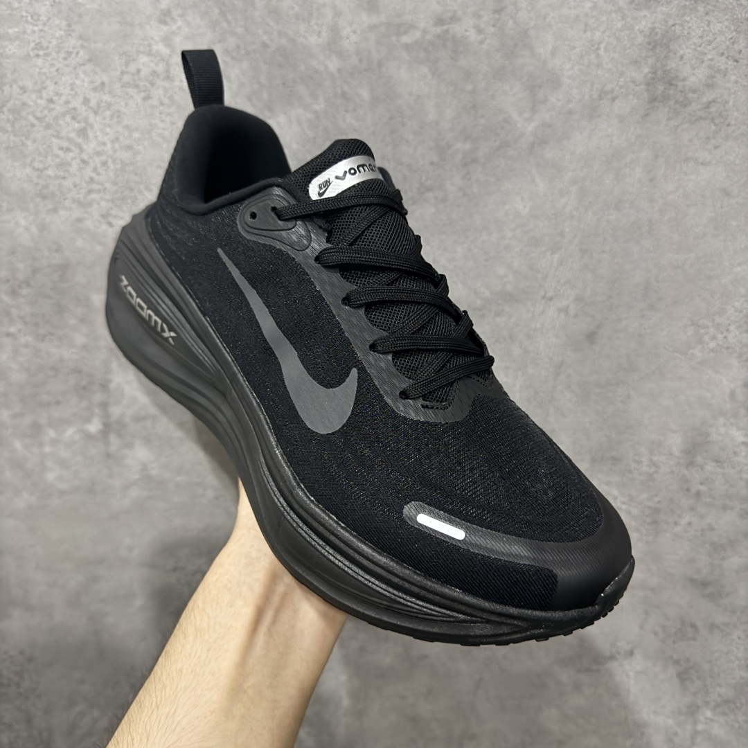 图片[3]-【公司跑量版】Nike VOMERO PLUS 舒适减震防滑 低帮跑步鞋 全掌ReactX泡绵中底 前掌和后跟还配备了Air Zoom气垫单元 据说跑起来更快更舒适哦 这次最大的升级点 首次引入了ReactX泡绵 货号： HV8150-003 尺码： 39 40 40.5 41 42 42.5 43 44 45-选品中心