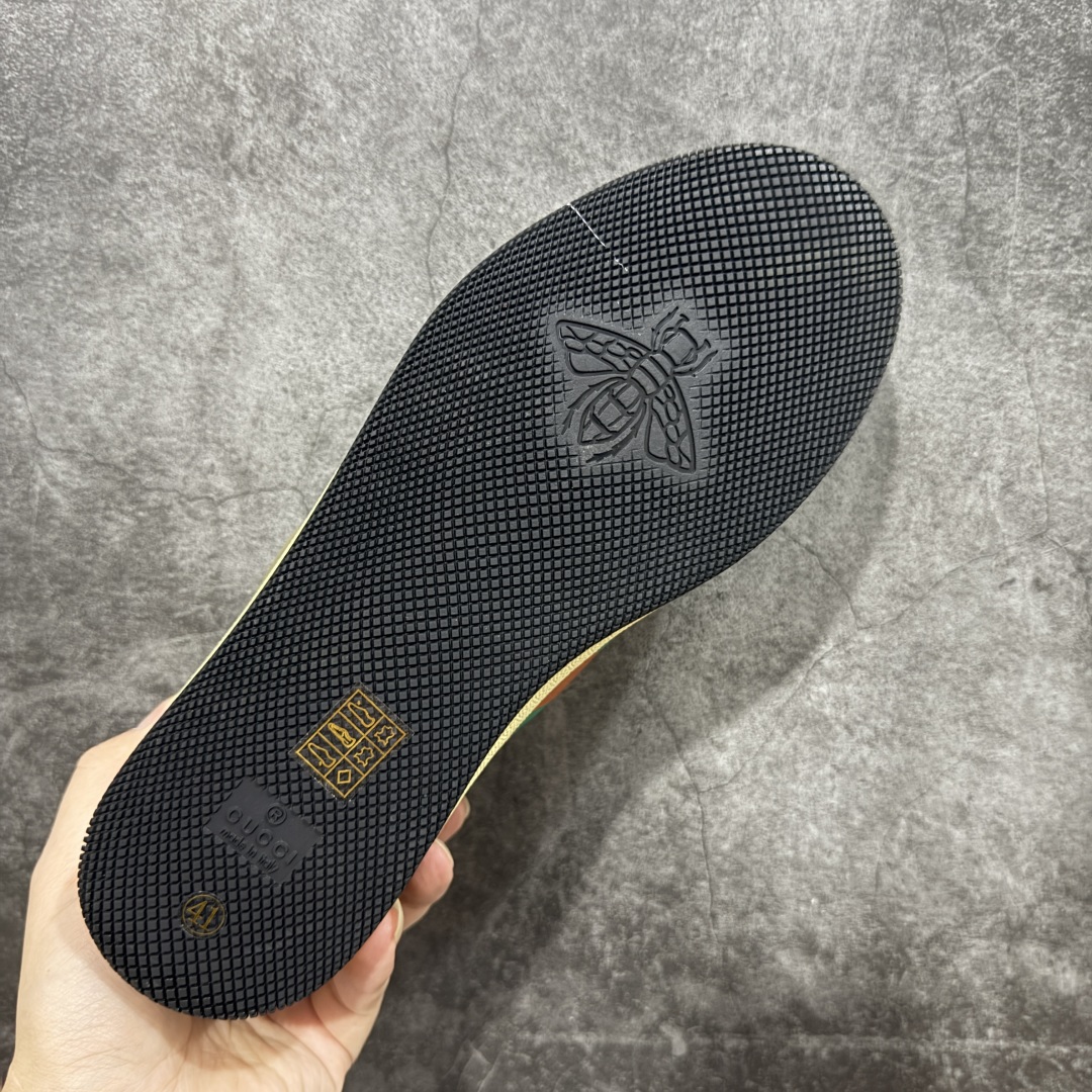 图片[9]-【广东纯原版】Gucci做旧小脏鞋 米红绿刺绣 ZP开发 原版开模 金属双G水晶圆柱形标 Gucci原版纹织带 真正水洗布标 鞋面擦色牛皮拼接经典双G布面料，皮面切口全油边封口工艺，原版毛巾布里细腻柔软更舒适透气，垫脚乳胶注塑一体，私模钢印，双色原版TPU大底(下层宽，上层窄) 配进口原版四边封干燥剂、原版18股鞋带，新版红盒子，与专柜配套包装一致 尺码：40-45-选品中心