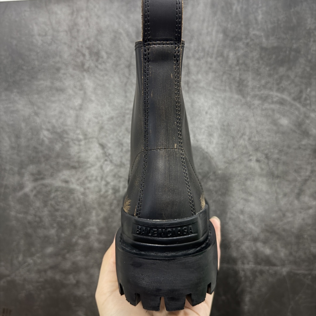 图片[4]-【莞产G版】法国高端奢侈品牌-巴黎世家BALENCIAGA Men\’s Leather boots 大头米奇风真皮德比休闲厚底皮鞋 擦色做旧马丁靴 广东原产 全套代购包装及配件 采用进口牛皮革鞋面材质 内嵌小牛真皮贴附加厚PU缓震乳胶鞋垫 跟高7cm#原比值开发胎纹面粗齿橡胶大底❗️ 尺码：39-45(比运动鞋偏大一码!!)-选品中心