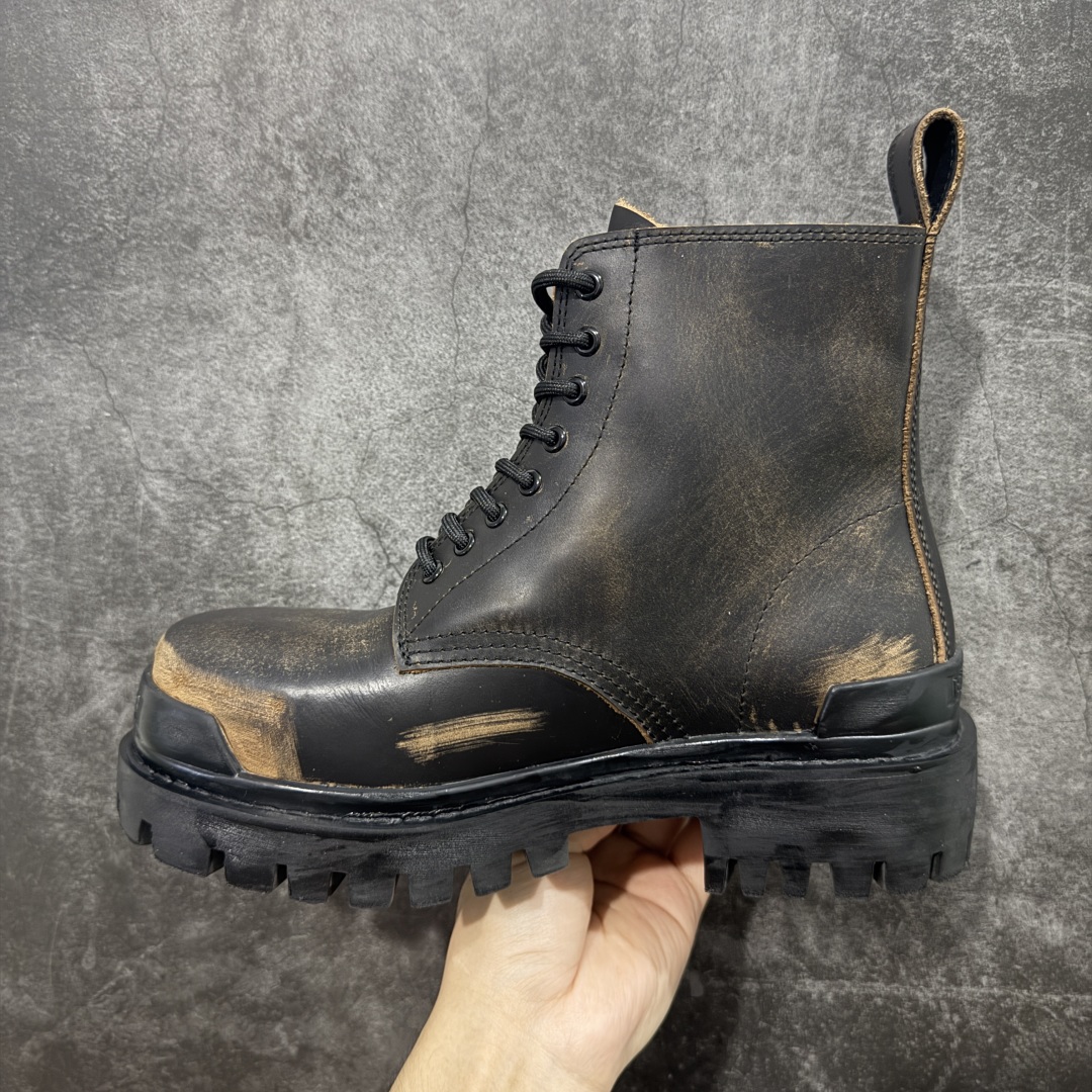 图片[2]-【莞产G版】法国高端奢侈品牌-巴黎世家BALENCIAGA Men\’s Leather boots 大头米奇风真皮德比休闲厚底皮鞋 擦色做旧马丁靴 广东原产 全套代购包装及配件 采用进口牛皮革鞋面材质 内嵌小牛真皮贴附加厚PU缓震乳胶鞋垫 跟高7cm#原比值开发胎纹面粗齿橡胶大底❗️ 尺码：39-45(比运动鞋偏大一码!!)-选品中心