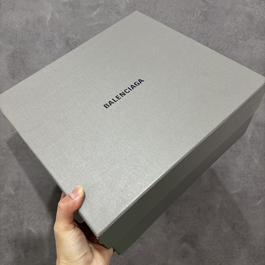 图片[9]-【莞产G版】法国高端奢侈品牌-巴黎世家BALENCIAGA Men\’s Leather boots 大头米奇风真皮德比休闲厚底皮鞋 擦色做旧马丁靴 广东原产 全套代购包装及配件 采用进口牛皮革鞋面材质 内嵌小牛真皮贴附加厚PU缓震乳胶鞋垫 跟高7cm#原比值开发胎纹面粗齿橡胶大底❗️ 尺码：39-45(比运动鞋偏大一码!!)-选品中心