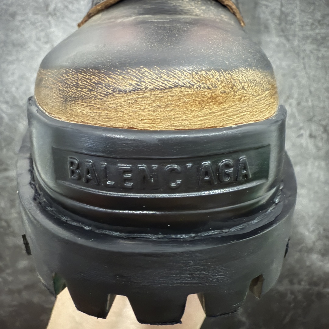 图片[5]-【莞产G版】法国高端奢侈品牌-巴黎世家BALENCIAGA Men\’s Leather boots 大头米奇风真皮德比休闲厚底皮鞋 擦色做旧马丁靴 广东原产 全套代购包装及配件 采用进口牛皮革鞋面材质 内嵌小牛真皮贴附加厚PU缓震乳胶鞋垫 跟高7cm#原比值开发胎纹面粗齿橡胶大底❗️ 尺码：39-45(比运动鞋偏大一码!!)-选品中心