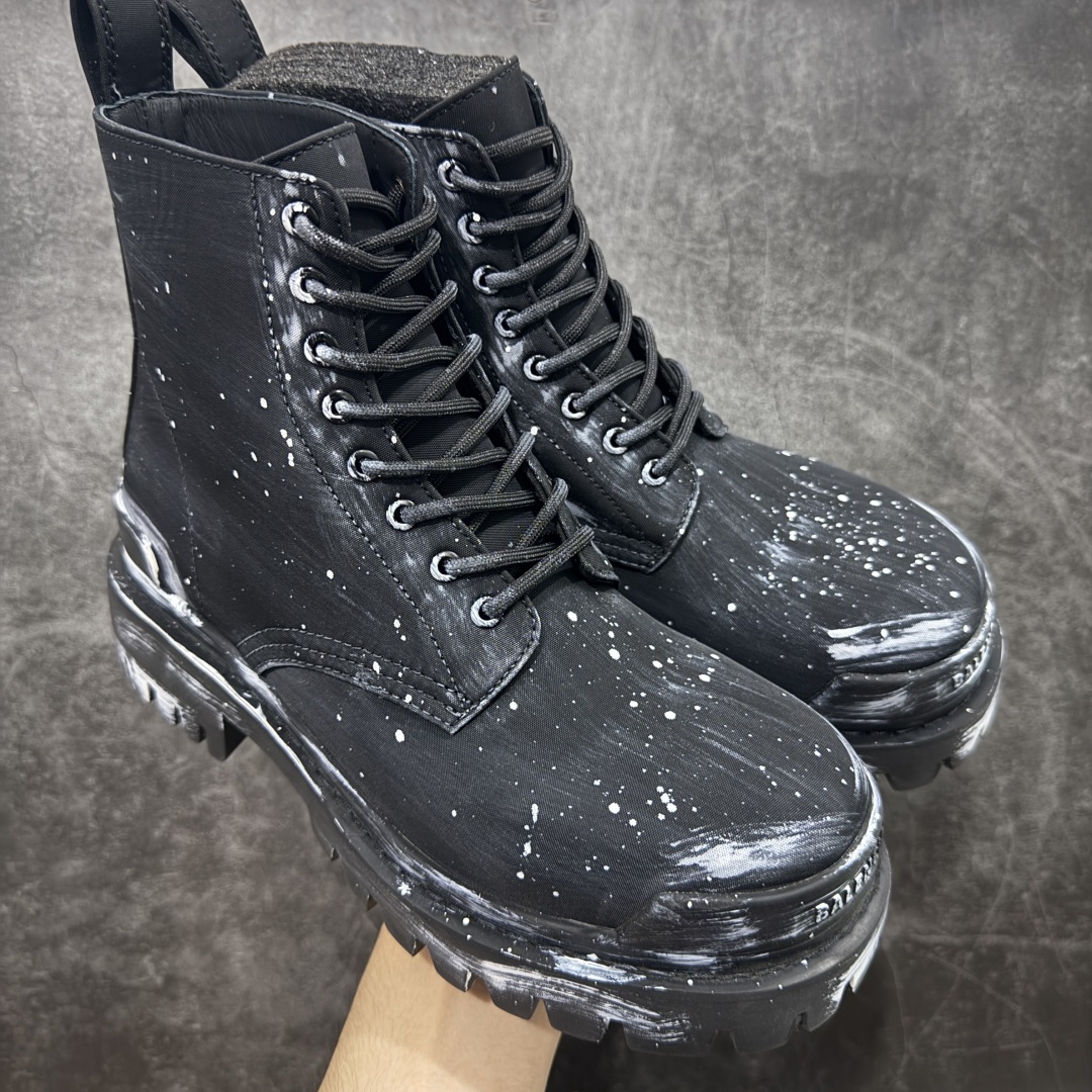 【莞产G版】法国高端奢侈品牌-巴黎世家BALENCIAGA Men\'s Leather boots 大头米奇风真皮德比休闲厚底皮鞋 泼墨做旧马丁靴 广东原产 全套代购包装及配件 采用进口牛皮革鞋面材质 内嵌小牛真皮贴附加厚PU缓震乳胶鞋垫 跟高7cm 原比值开发胎纹面粗齿橡胶大底❗️ 尺码:39-45(比运动鞋偏大一码!!)-选品中心