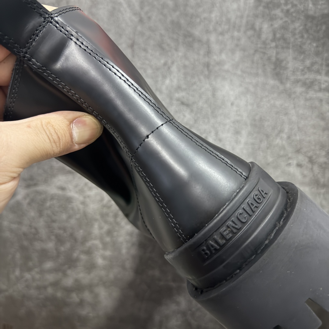 图片[2]-【莞产G版】法国高端奢侈品牌-巴黎世家BALENCIAGA Men\’s Leather boots 大头米奇风真皮德比休闲厚底皮鞋 油亮牛皮马丁靴 广东原产 全套代购包装及配件 采用进口牛皮革鞋面材质 内嵌小牛真皮贴附加厚PU缓震乳胶鞋垫 跟高7cm 原比值开发胎纹面粗齿橡胶大底❗️ 尺码：39-45(比运动鞋偏大一码!!)-选品中心