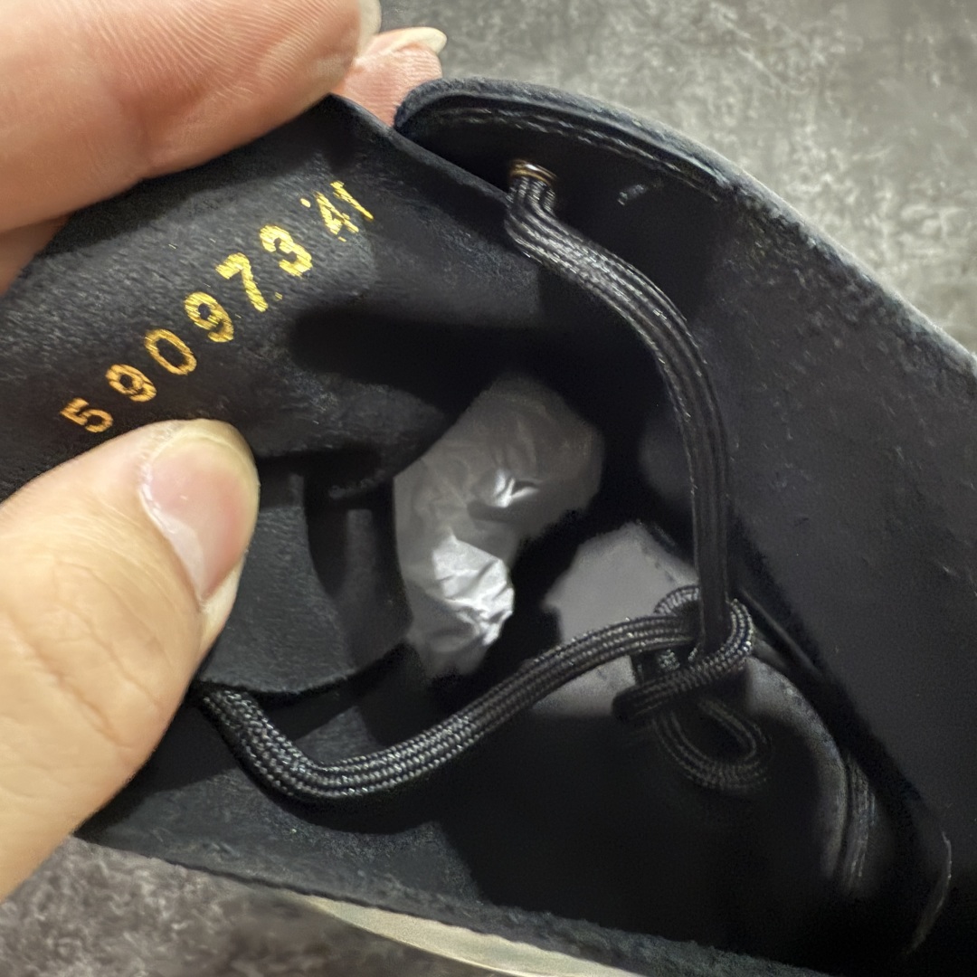 图片[7]-【莞产G版】法国高端奢侈品牌-巴黎世家BALENCIAGA Men\’s Leather boots 大头米奇风真皮德比休闲厚底皮鞋 油亮牛皮马丁靴 广东原产 全套代购包装及配件 采用进口牛皮革鞋面材质 内嵌小牛真皮贴附加厚PU缓震乳胶鞋垫 跟高7cm 原比值开发胎纹面粗齿橡胶大底❗️ 尺码：39-45(比运动鞋偏大一码!!)-选品中心