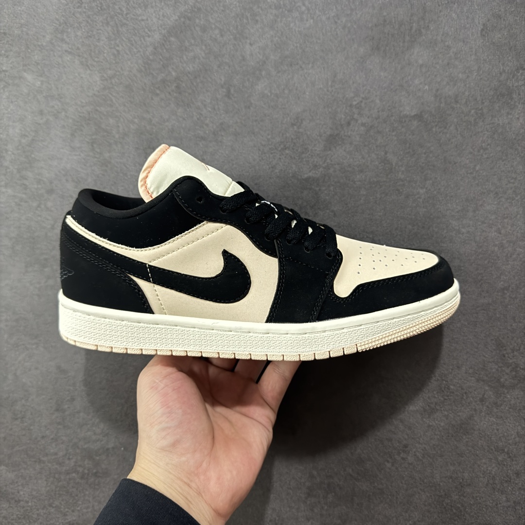 【头层S版】Air Jordan AJ1 Low 低帮系列 全新流水线出品 全配色原鞋对照 原楦原纸板开发 客订头层皮料 全鞋电脑针车 私模大底正确咬花克重内置气垫 原盒内外原标 完美零毛边处理 多重QC质检 超越公司货的品控标准 实实在在的免检产品 货号：DC0774-003 尺码：36-45-选品中心