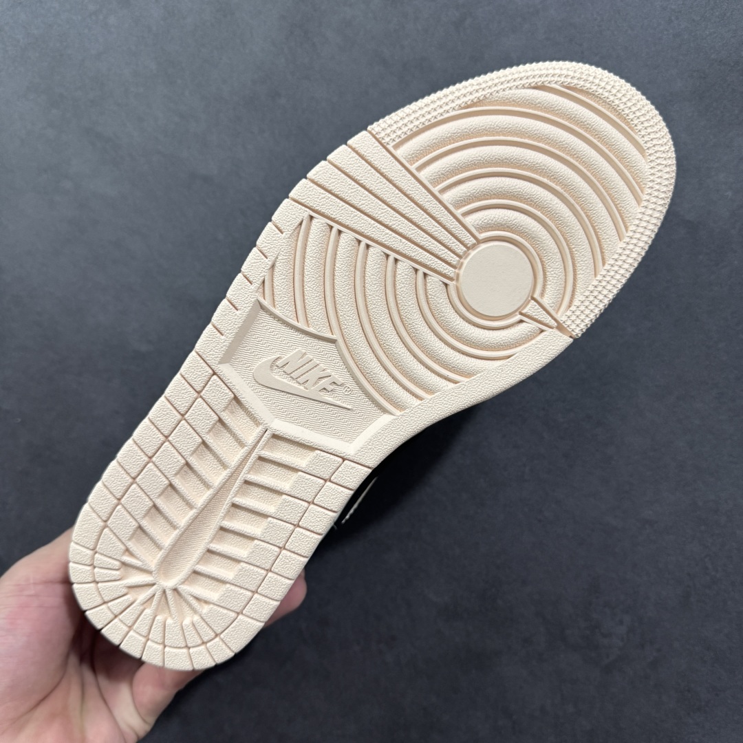 图片[9]-【头层S版】Air Jordan AJ1 Low 低帮系列 全新流水线出品 全配色原鞋对照 原楦原纸板开发 客订头层皮料 全鞋电脑针车 私模大底正确咬花克重内置气垫 原盒内外原标 完美零毛边处理 多重QC质检 超越公司货的品控标准 实实在在的免检产品 货号：DC0774-003 尺码：36-45-选品中心